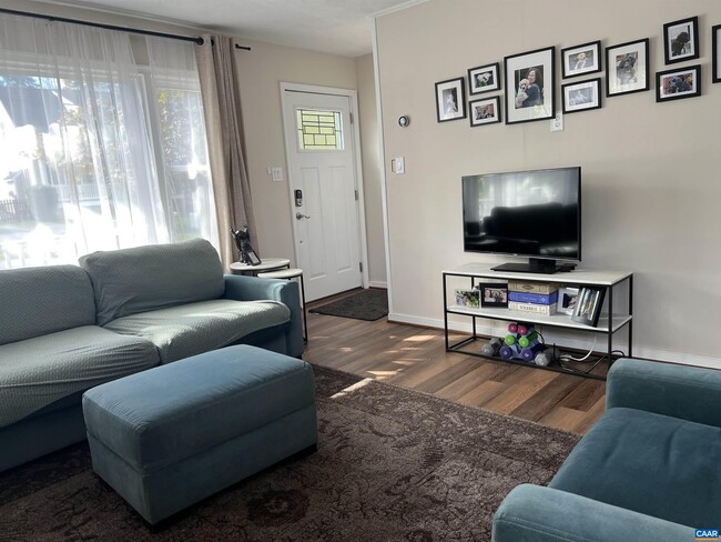 Building Photo - 1201 Bland Cir