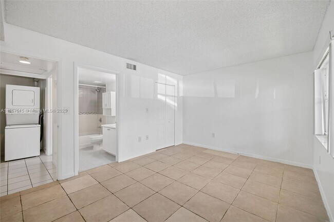 Building Photo - 8615 NW 5th Terrace