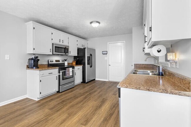 Building Photo - 1355 Whitt Ln