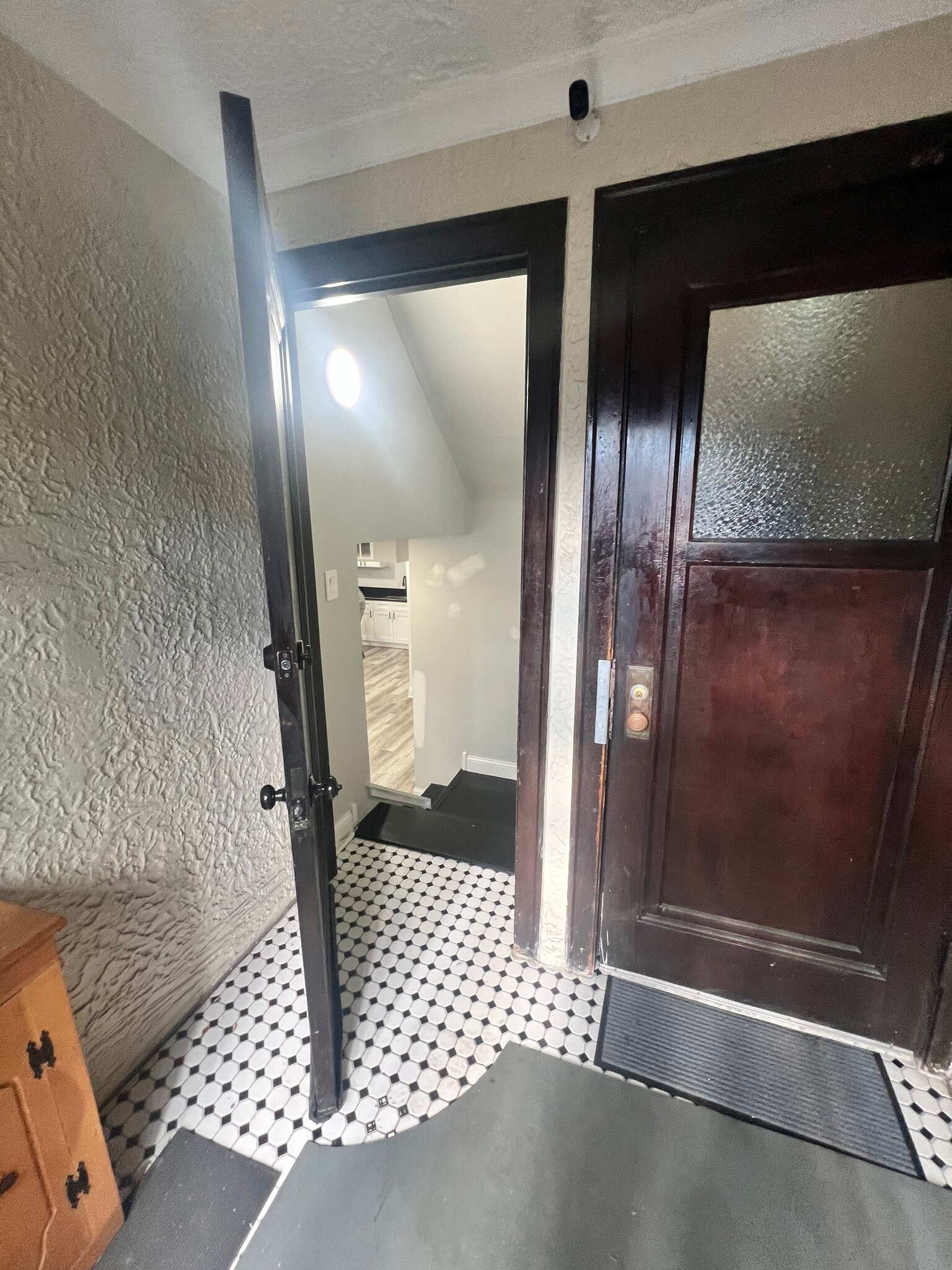 Building Photo - 3748 W Windsor Ave