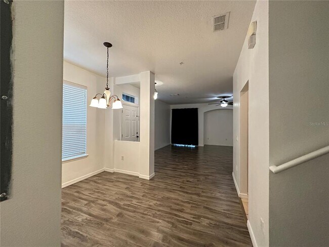 Building Photo - 6624 S Goldenrod Rd
