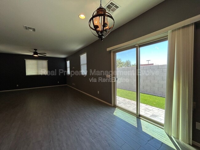 Building Photo - 2632 N 73rd Glen