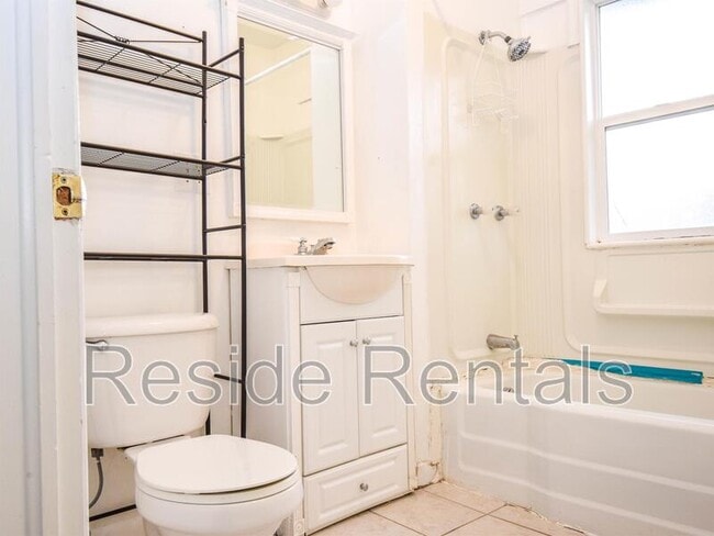 Building Photo - 632 E 600 N