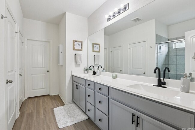 Building Photo - 13030 Vista Holw