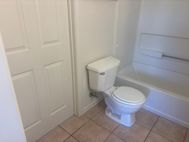 Building Photo - 567 Florosa Ct