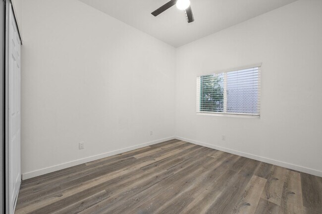 Building Photo - 6208 Pembroke Dr