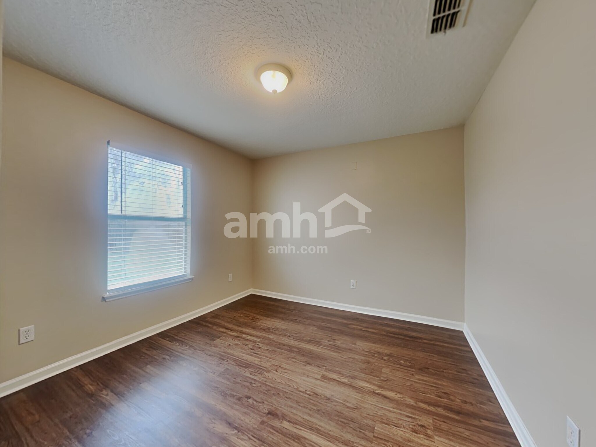 Building Photo - 3171 Highland Grove Dr