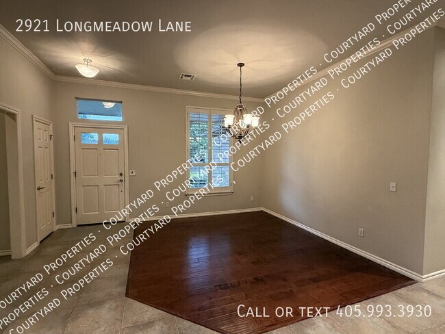Building Photo - 2921 Longmeadow Ln