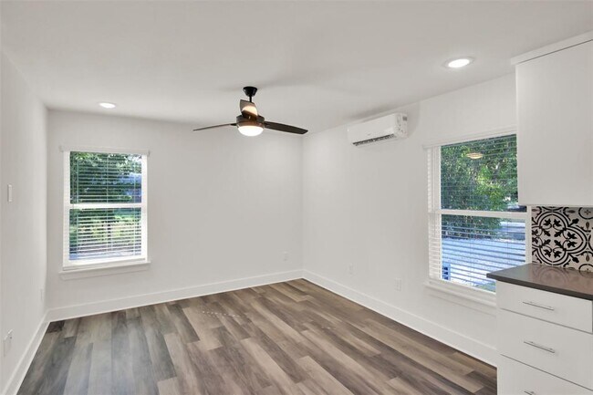 Building Photo - 2101 Benwick Cir