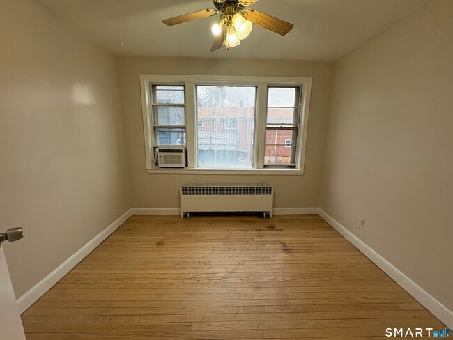 Building Photo - 715 Burnside Ave