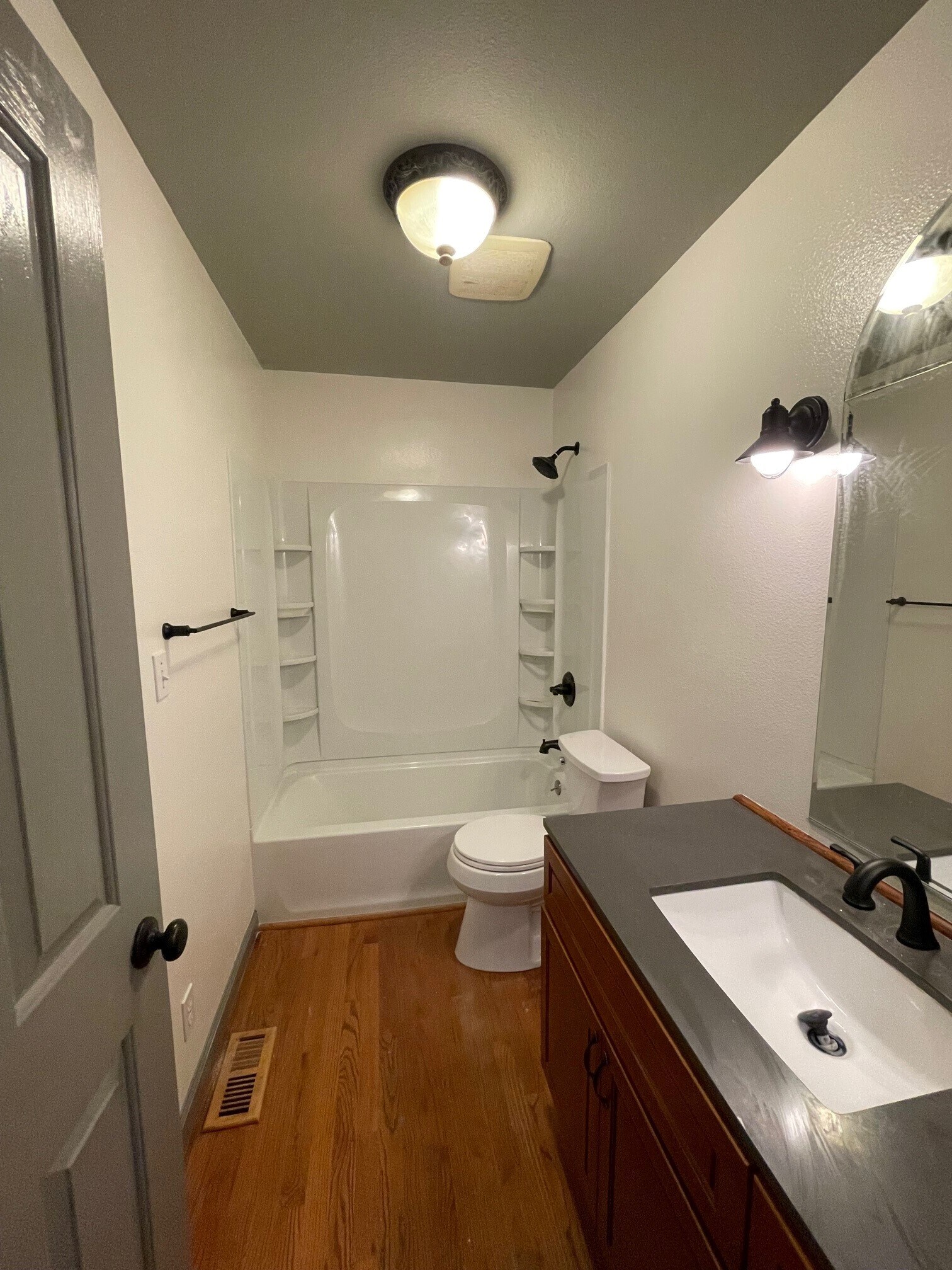 Building Photo - 7181 Thorndale Dr