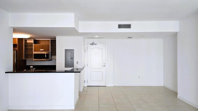 Building Photo - 410 Evernia St