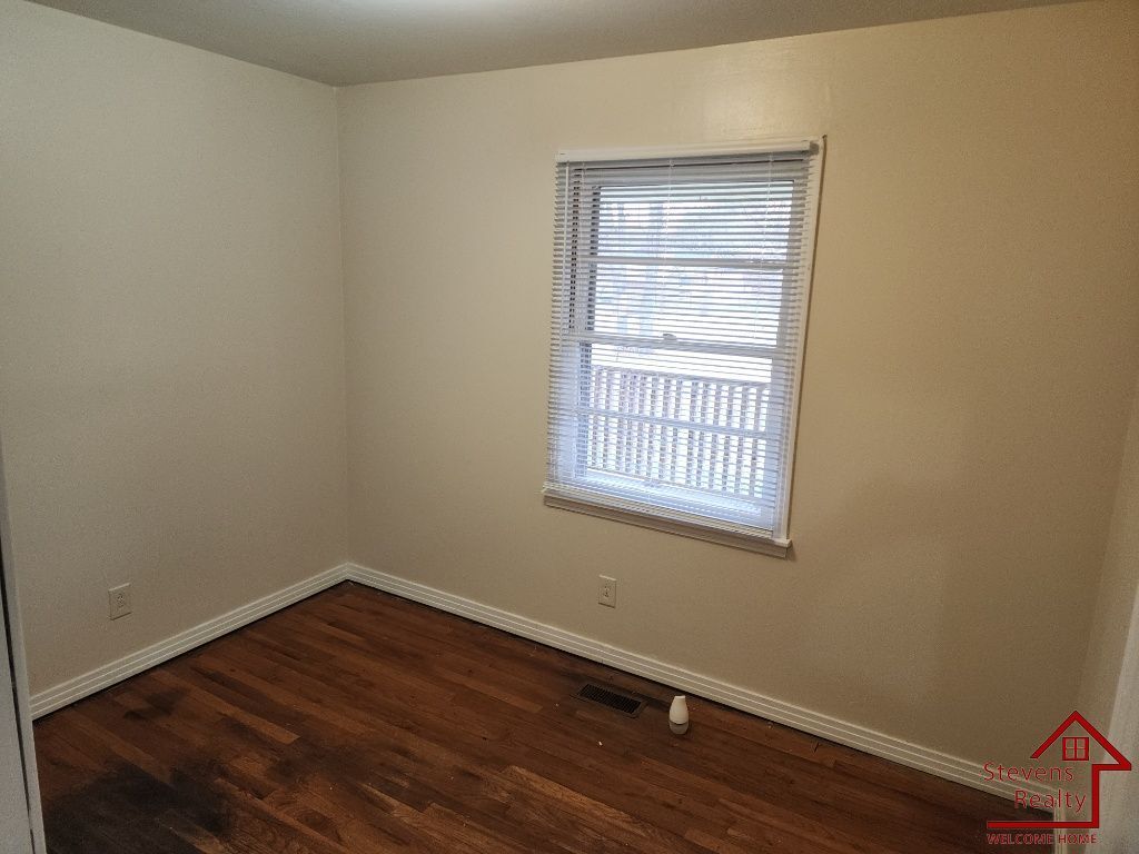 Building Photo - 1202 Pleasant View Dr