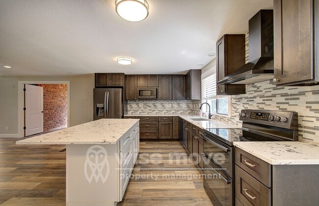 Building Photo - Felida Park- 4 Bedrooms on 1.5 Acres