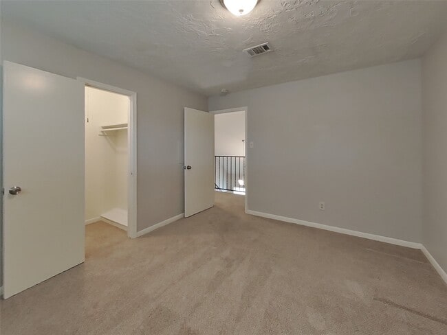 Building Photo - 12027 Arrowhead Glen Dr