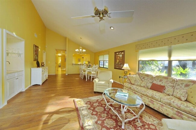 Building Photo - 5728 Doral Dr