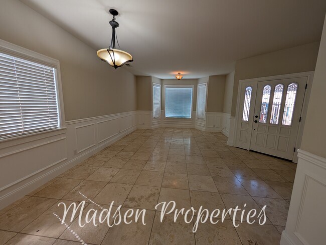 Building Photo - 7 Redeemers Loop