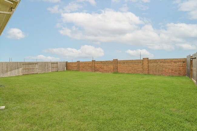 Building Photo - 21138 Garden Palm Dr