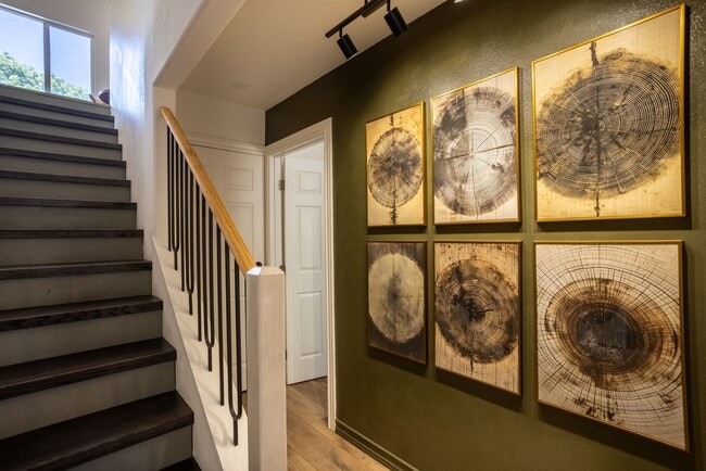 Building Photo - Ultra Unique Chico Tree House in The Avenues