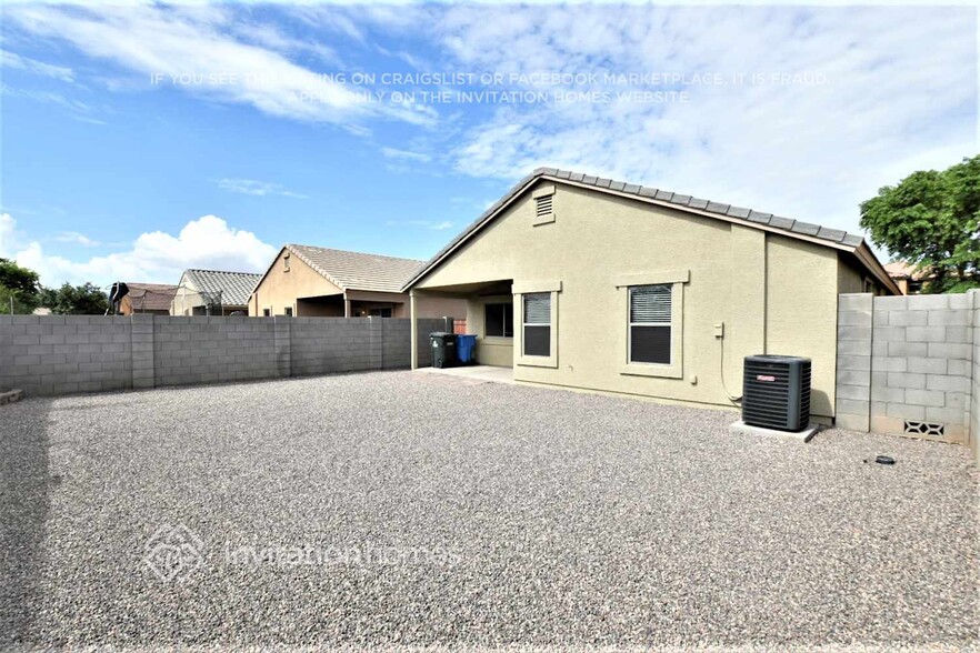 Building Photo - 2231 S 101st Dr