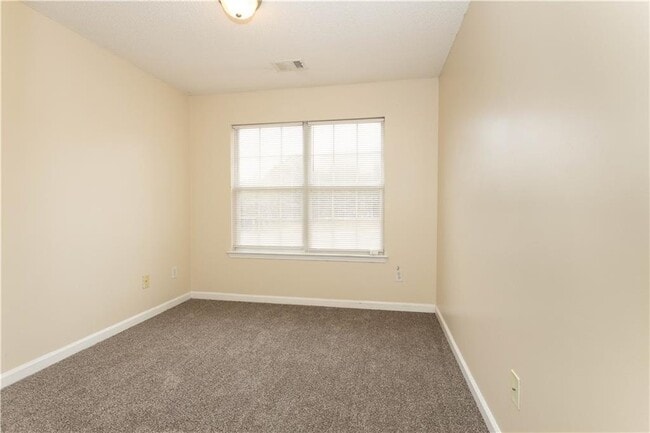 Building Photo - 1471 Riverrock Trail SW