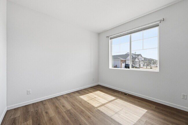 Building Photo - $2,695.95- 3 bed, 2.5 bath Home in Monument with Central AC and 2 Car Garage!