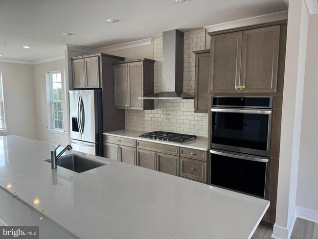Building Photo - 7730 Meander Ct S