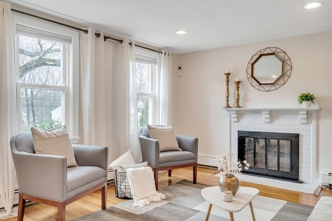 Building Photo - 24 Ledgelawn Ave