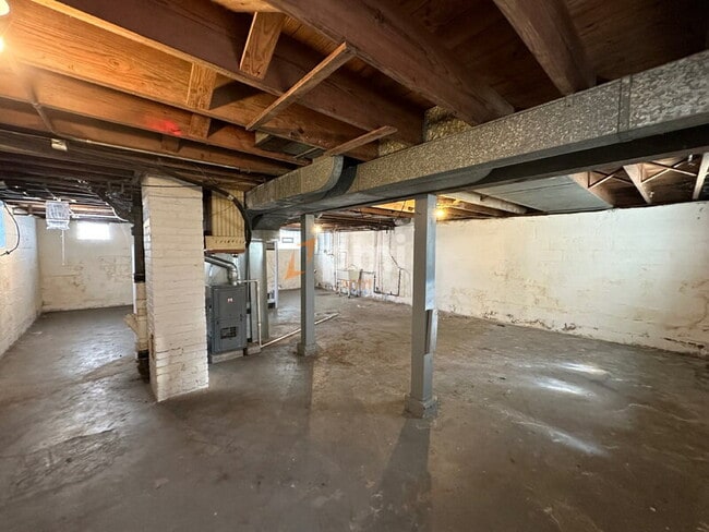 Building Photo - 7414 Tapper Ave