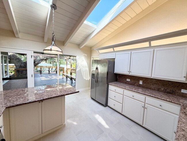 Building Photo - Beautiful 3BR/3BA Point Loma Home with Vaulted Ceilings & Central AC