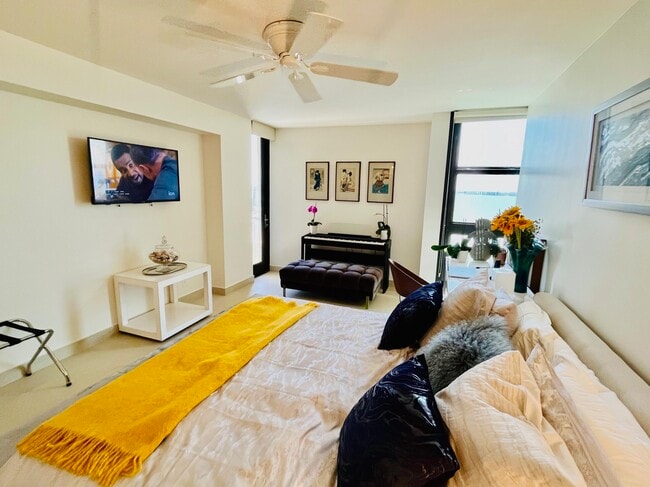 Building Photo - 5510 N Ocean Dr