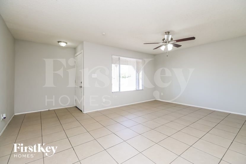 Building Photo - 1918 E Watson Dr