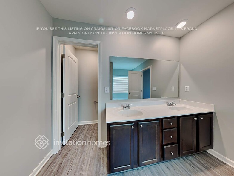 Building Photo - 4933 Fawnwood Dr