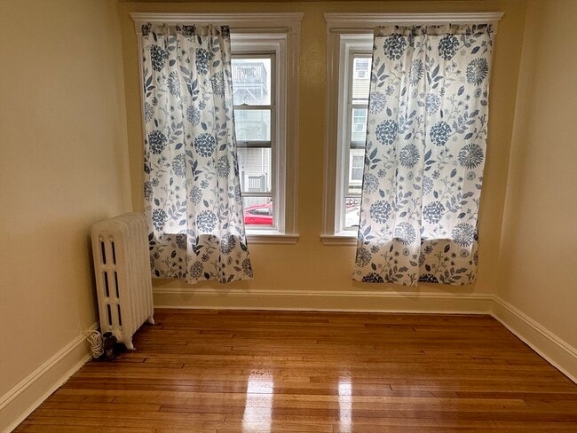 Building Photo - 40 Chester St