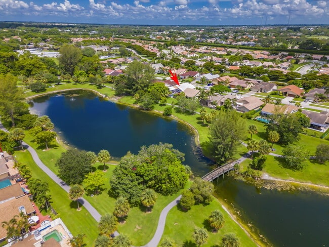 Building Photo - 7572 Silver Woods Ct