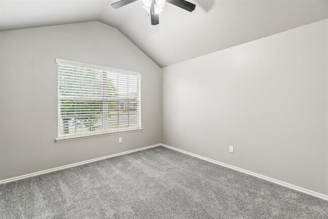 Building Photo - 4925 NW 164th Terrace