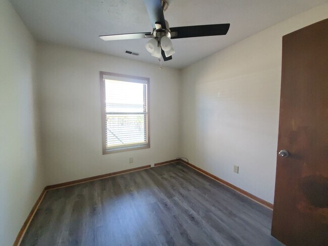 Building Photo - 545 Auburndale Ln