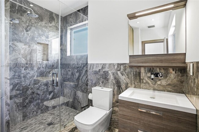 Building Photo - 9301 N Bayshore Dr