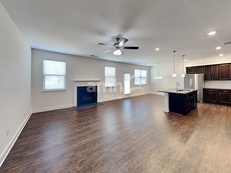 Building Photo - 141 McBee St