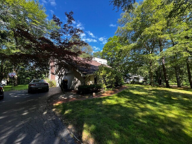 Building Photo - Spacious & Serene 4 Bedroom Country Contem...