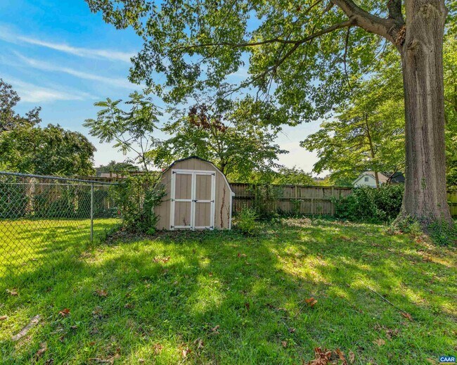 Building Photo - 308 Eastbrook Dr