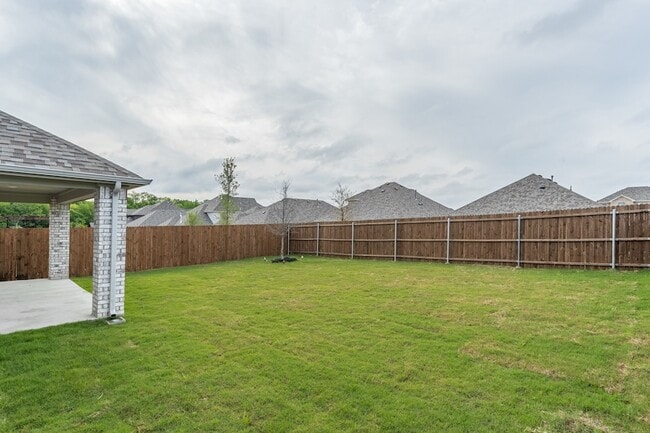 Building Photo - 5917 Bellflower Dr