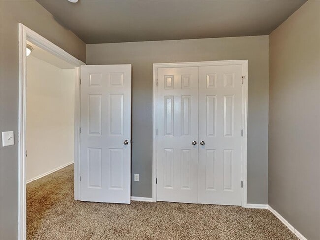 Building Photo - 4504 Applegate Dr