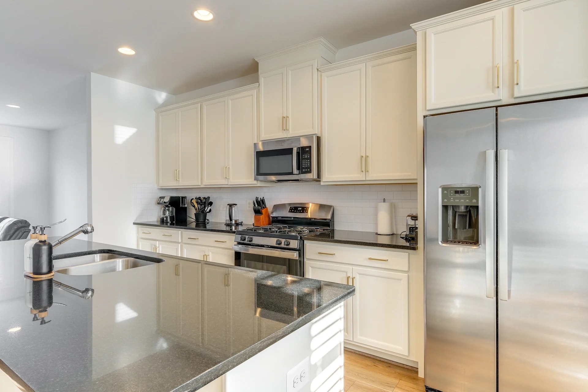 Building Photo - 14566 Alsace Ln