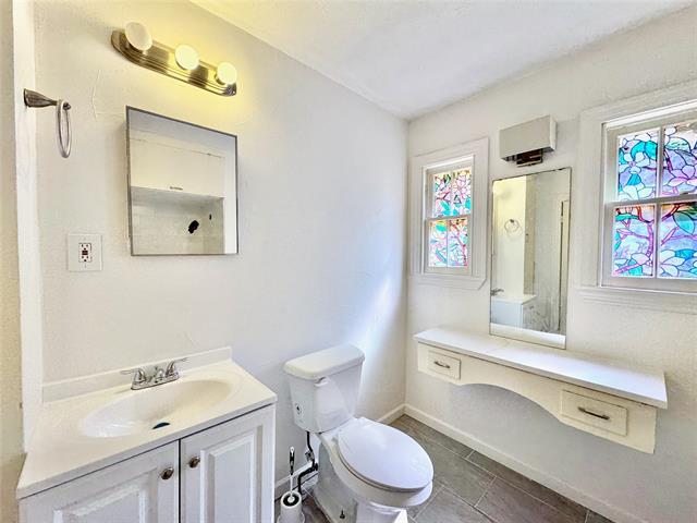 Building Photo - 5511 Longview St