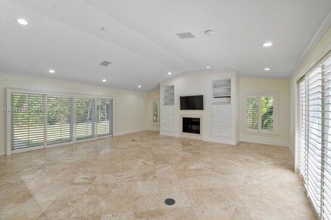 Building Photo - 1037 Alfonso Ave
