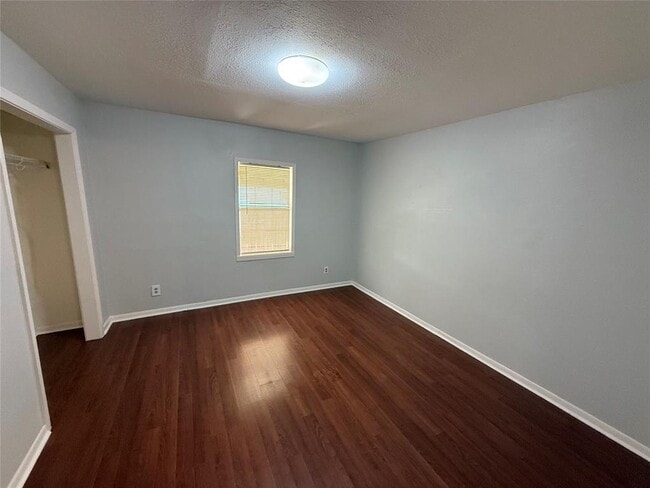 Building Photo - 1304 Cometa St