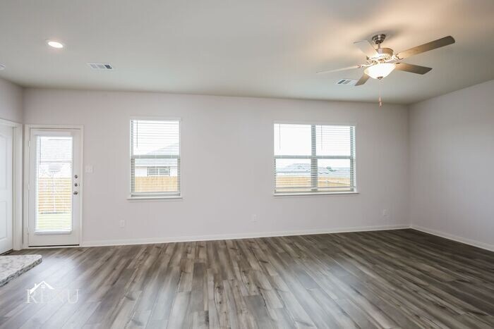 Building Photo - 300 Blue Buffalo St