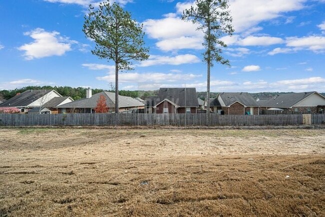 Building Photo - $1700! Beautiful 3Bed 2Bath in newly built Woodland Circle!