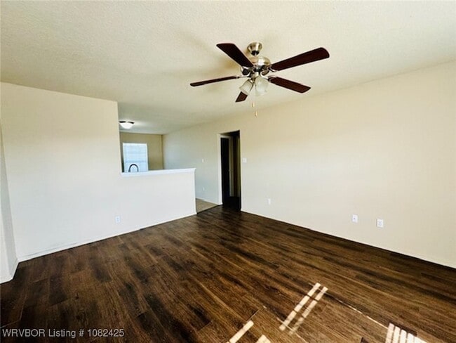 Building Photo - 6601 Huntington Ct